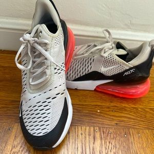 Worn once Nike 270. 6y